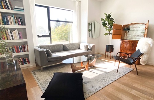 Upper Telegraph House | 3-bedroom townhome in walkable Rockridge close to UC Berkeley and SF.