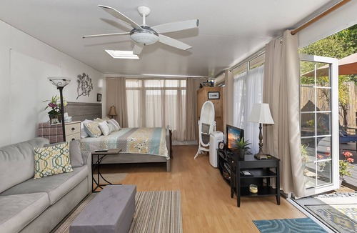 Santa Monica Canyon House | 3 Blocks and 4 minute walk to the Beach in the Beautiful Santa Monica Canyon !!!