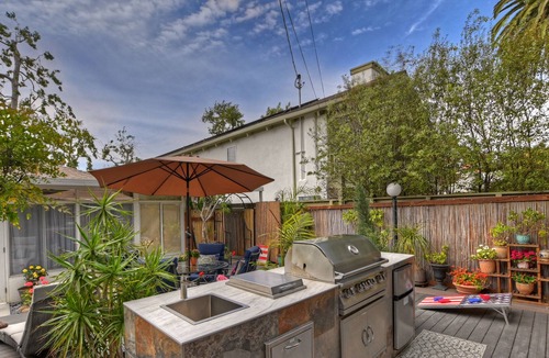 Santa Monica Canyon House | 3 Blocks and 4 minute walk to the Beach in the Beautiful Santa Monica Canyon !!!