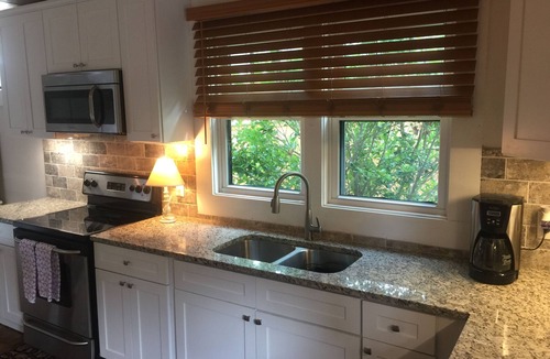 Greenville House | 3 BR fully renovated 3 miles to Main St….contact JW for discount extended stays.
