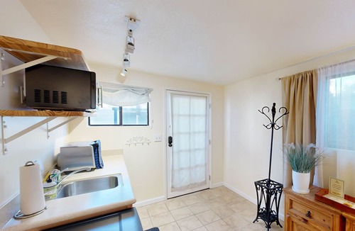 Stinson Beach House | 3-Cottage Beach Retreat w/Hot Tub, Fire Pit & Views - 40' to Ocean