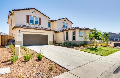 Roseville Apartment | 3 Mi to Golf and Shopping Cozy Roseville Studio