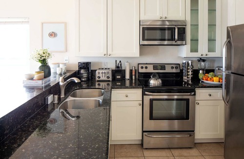 North Pacific Beach House | *3 Townhomes* | Sleeps 24! | 1 Mile to the Beach