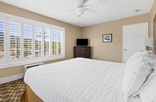 Corte Madera Hotel | 3 Welcoming Suites | Kitchen | Courtyard | Parking | Outdoor Pool | BBQ Area