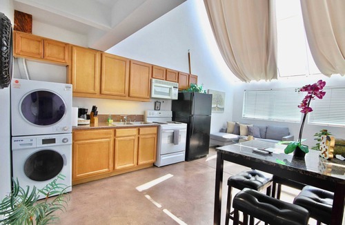 Porta D'italia Apartment | 301 Amazing Sky Loft in Little Italy!