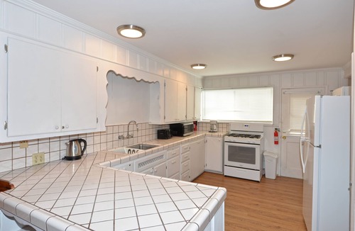 Avalon House | 317CA, WIFI, PRIVATE BALCONY W/BBQ, CLOSE TO BEACH - 317 Catalina Ave.