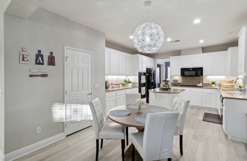 Victorville House | 325 m² House ∙ 5 bedrooms ∙ 14 guests