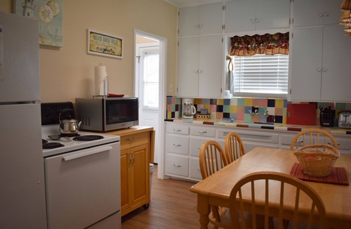 Downtown House | 340 Hollister: 2 BR, 1.5 BA House in Pismo Beach, Sleeps 6