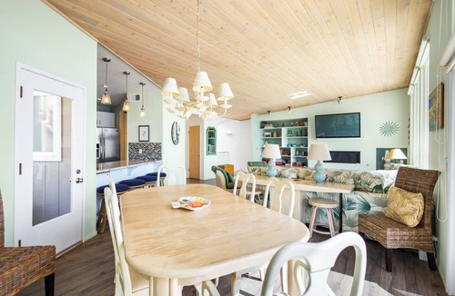 Hollywood House | 3441O Mollies by the Sea
