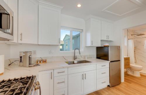 Chino Apartment | 35 Mi to LA Modern Apartment in Chino!