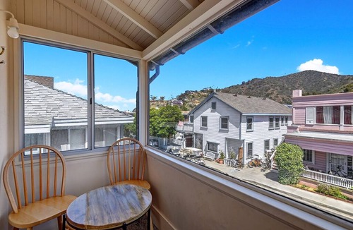Avalon House | 351CA: Sprawling Home, Lots of Outdoor Space, Min Away from Beach