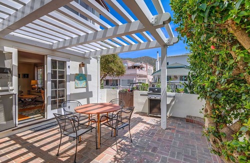 Avalon House | 351CA: Sprawling Home, Lots of Outdoor Space, Min Away from Beach