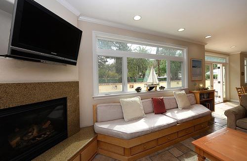 Avalon House | 357CL 357 Claressa Ave