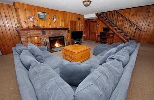 South Lake Tahoe House | 3664 Birch Avenue cabin