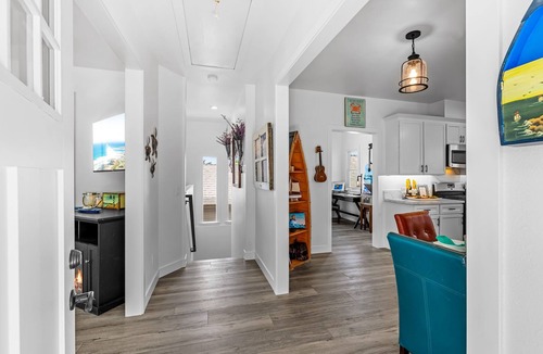 Pacific Grove House | 3729 Ocean Park Sanctuary ~ Short Walk to the Bay
