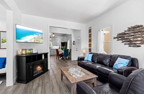 Pacific Grove House | 3729 Ocean Park Sanctuary ~ Short Walk to the Bay