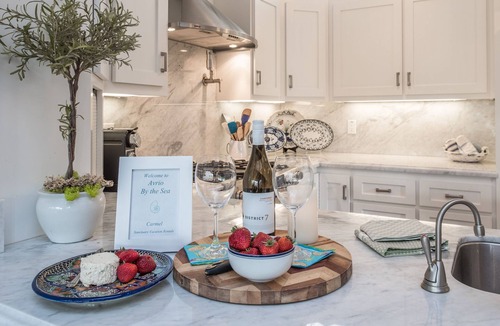 Northwest Carmel House | 3734 Avrio by-the-Sea ~ Walk to Downtown and Beach