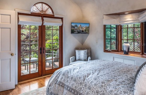 Northwest Carmel House | 3770 Stone's Throw 3 Bedroom Home by Redawning