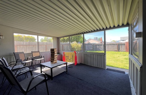 Southwestern Sacramento House | 3B Golf Terrace Family Home w/Sun Room/RV Parking/WD.