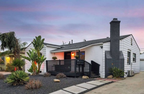 Normal Heights House | 3Bed, Hot Tub, Movie, Bikes, 2 Blocks to Adams Ave