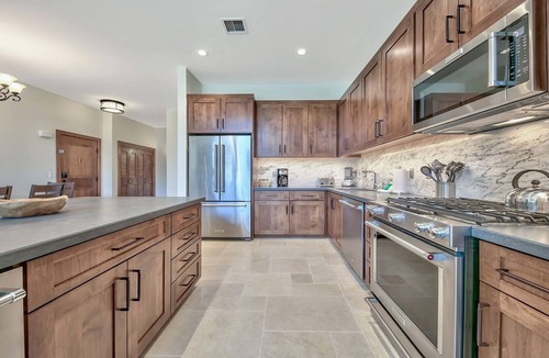 Lakeside Park Condo | 3br Luxury Â steps To Heavenly Gondola & Village 3 Bedroom Condo by RedAwning