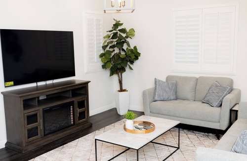 Roseville House | 4-bedroom house in marvelous Roseville with WiFi, AC