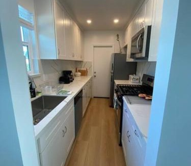 Palo Alto Apartment | 4 Stanford! Furnished Apartment, Gated Parking, Laundry