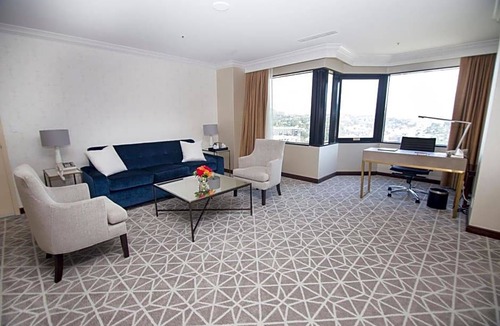 Universal City Hotel | 4-Star Hotel ∙ Hilton Los Angeles-Universal City