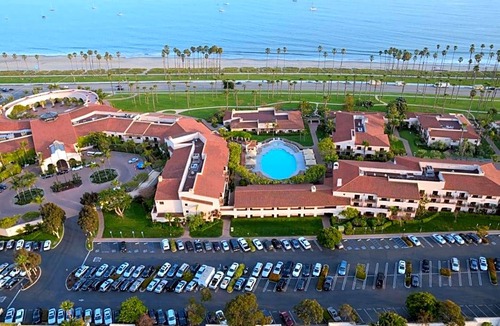 East Beach Hotel | 4-Star Hotel ∙ Hilton Santa Barbara Beachfront Resort