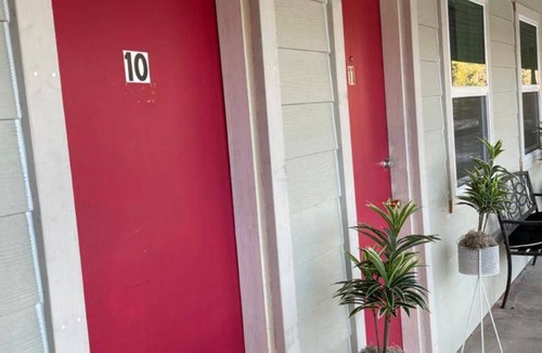 Fall River Mills Hotel | 44 m² Hotel ∙ 4 guests