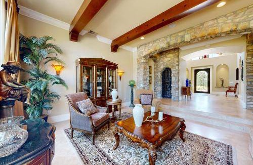 Murrieta House | 465 m² House ∙ 6 bedrooms ∙ 10 guests