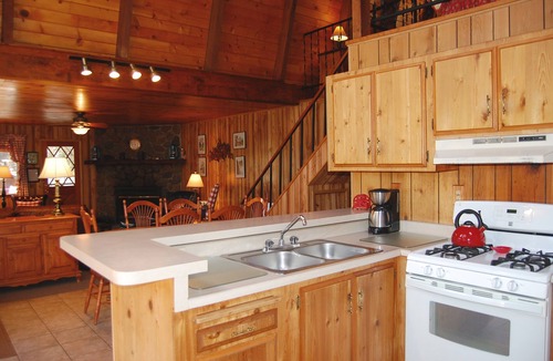 North Wawona Cabin | (46R) Manzanita Lodge at The Redwoods In Yosemite