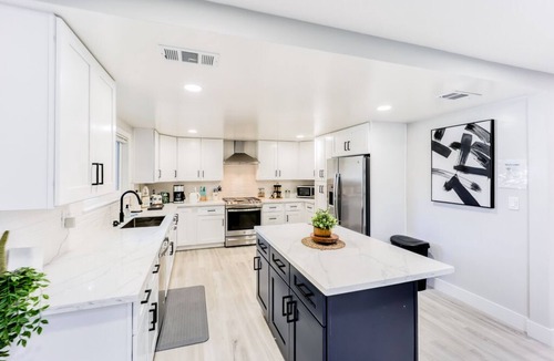The Willows House | 491-Luxury Home w/AC & Patio near Meta & Stanford