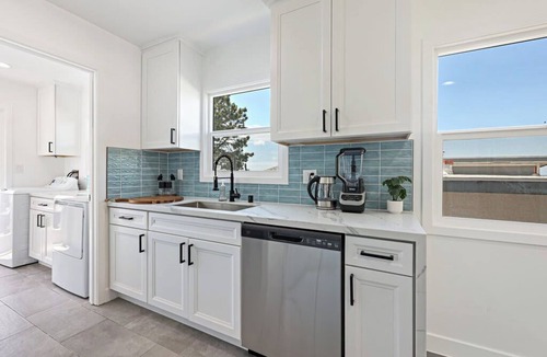 Ocean Beach House | 4BR | Hilltop House Sunset Cliffs | Beach, Bars, Ocean View
