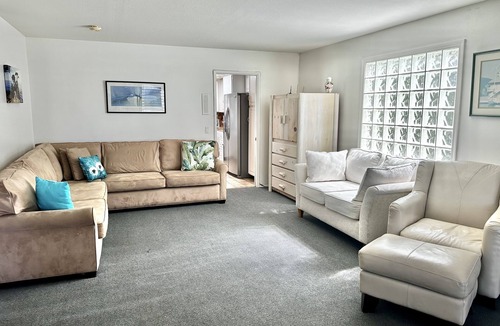 Santa Ana Heights House | 4DAY & HOLIDAY DEAL! POOL+SPA+SLIDE! WALK TO BEACH, CLOSE TO DISNEY NO CROWDS!