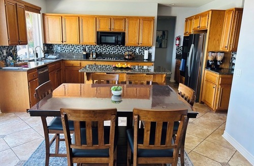 Winchester House | 5-10 mins to Temecula WineCountry; resort-like pool spa w/amazing sunset views!