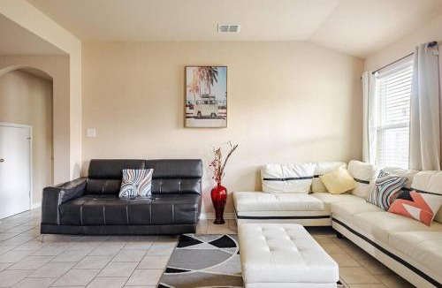 Cibolo House | 5 Bedroom Luxurious Retreat in Schertz, San Antonio