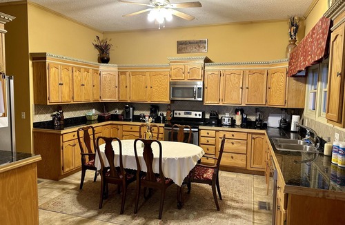 Fairview House | 5 BR Private Estate on 12 acres! Stunning Views! 17 min. to downtown!