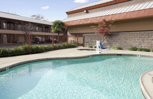 Rocklin Hotel | 50 m² Hotel ∙ 127 guests