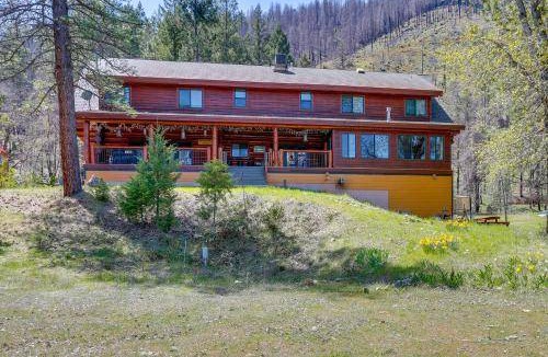 Junction City House | 557 m² House ∙ 5 bedrooms ∙ 12 guests