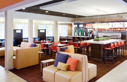 South Natomas Hotel | 56 m² Hotel ∙ 127 guests