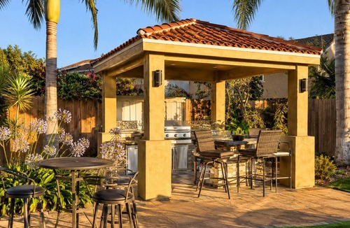 Fountain Valley House | 5BR Luxury Retreat in Fountain Valley w Pool & Spa. 3500 SQFT.