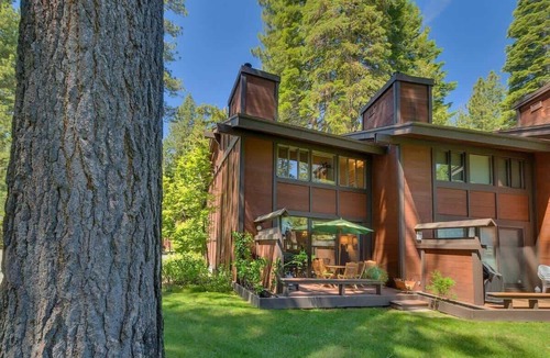 Tahoe Tavern House | 6-8 Miles to Palisades|Alpine|Homewood|Walk to TC
