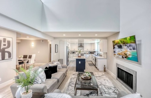 The Willows House | 601-Lavish Home w/AC & Patio near Meta & Stanford