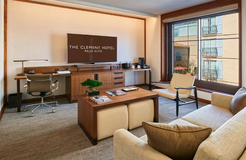 University South Hotel | 625 m² Hotel ∙ 4 guests