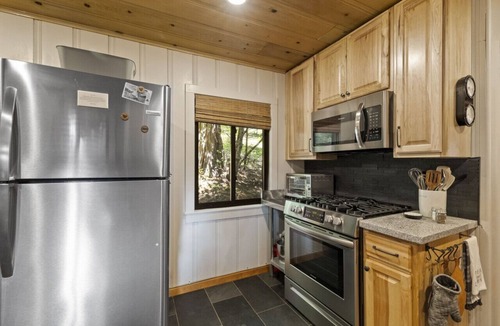 Long Barn Cabin | 7 Cedars Retreat/Modern/Multifamily/AC/Starlink