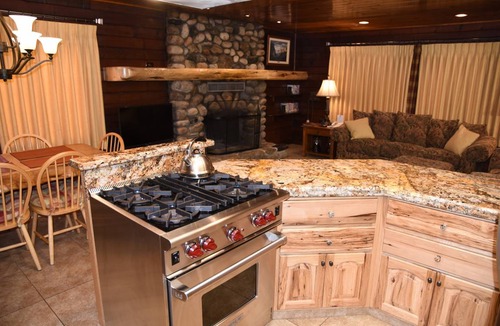 North Wawona Cabin | 70 m² Cabin ∙ 2 bedrooms ∙ 6 guests