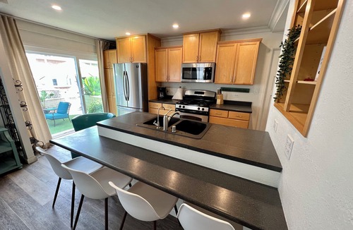 South Mission Beach House | 70 steps to surf! A+ location! A+ Patio! A+ parking!