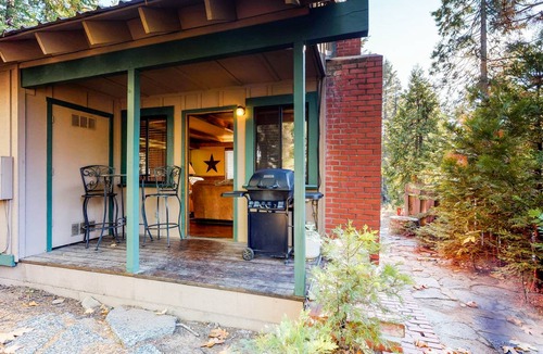 Shaver Lake Cottage | 74 m² Cabin ∙ 1 bedroom ∙ 2 guests