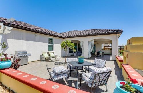 Acampo House | 8 Mi to Lodi Lake Luxe Home with On-Site Vineyard